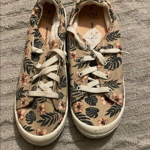 Time and Tru Beige Floral Sneakers